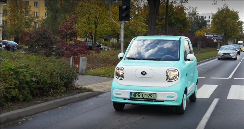 【BENTU: Další kapitola. Fashion On the Move】 Shandong Bentu New Energy Technology Co., Ltd. přináší nové produkty Zveme vás do Milána, abyste byli svědky romantiky a síly elektrického kabrioletu